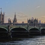 Marea Britanie e acuzată că încearcă să deporteze refugiaţi minori la 6.500 de kilometri depărtare