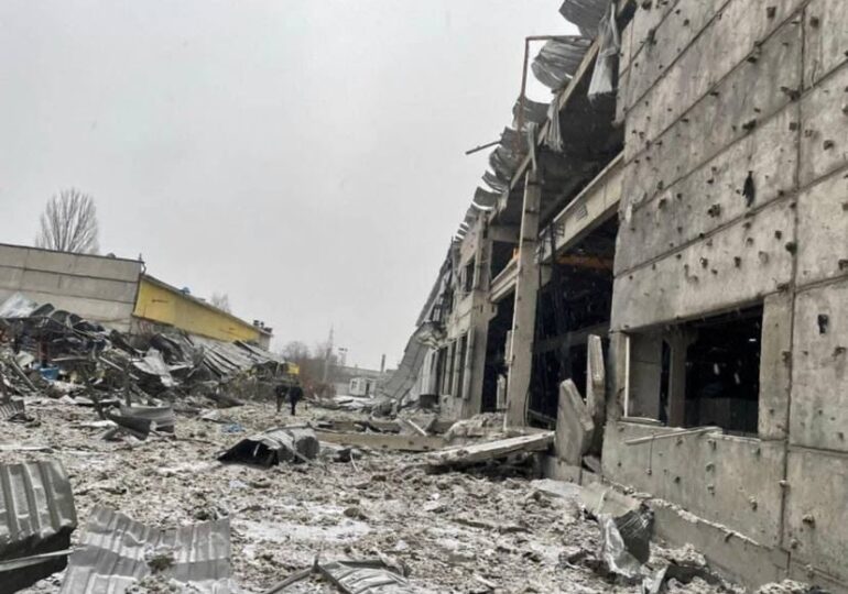 De ce nu impune NATO zona de interdicţie aeriană care ar salva Ucraina