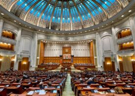 Statutul parlamentarilor a fost modificat. Au fost interzise live-urile la ședințe