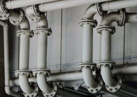 Patru tipuri de unelte pentru prelucrarea țevilor utile într-un atelier de confecții metalice