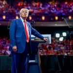 Imaginea zilei: „Regele” Donald Trump încoronat pe paginile oficiale ale Casei Albe
